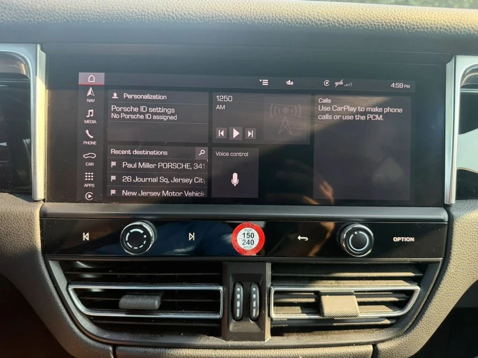 2022 Porsche Macan - Image 5 of 20