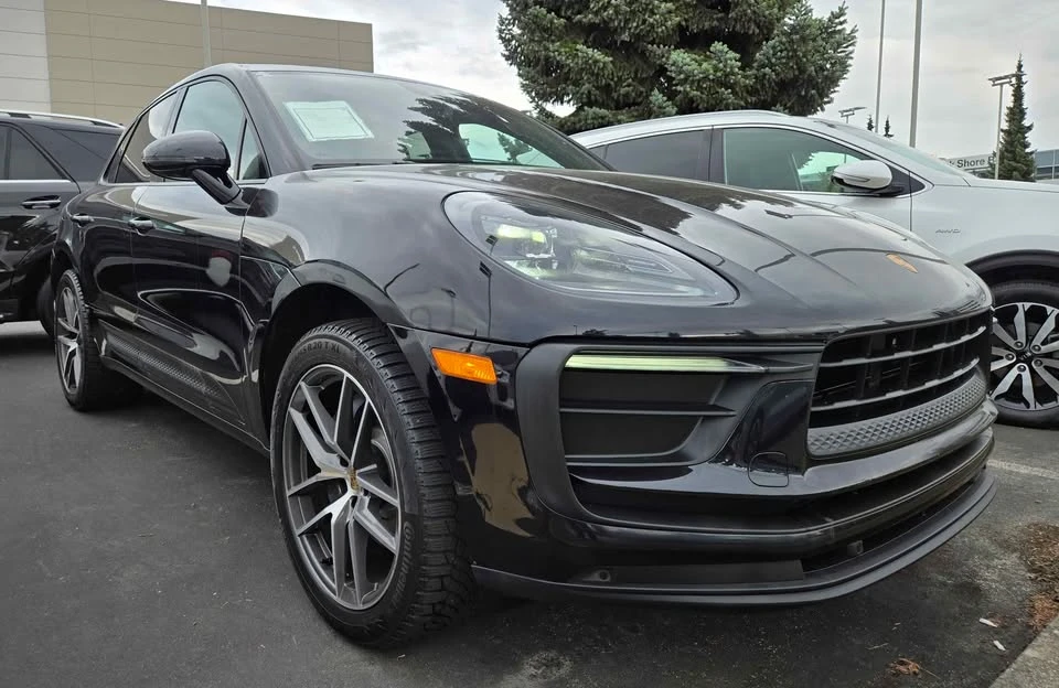 2022 Porsche Macan - Image 4 of 16