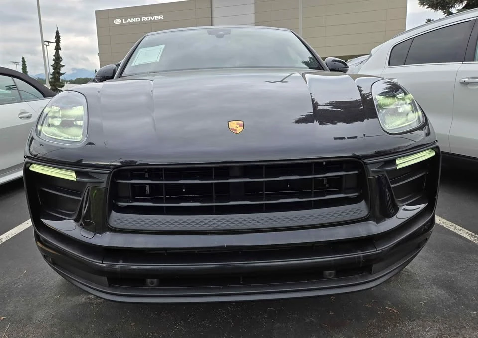 2022 Porsche Macan - Image 5 of 16