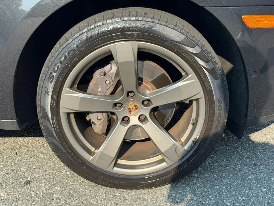 2022 Porsche Macan - Image 7 of 20