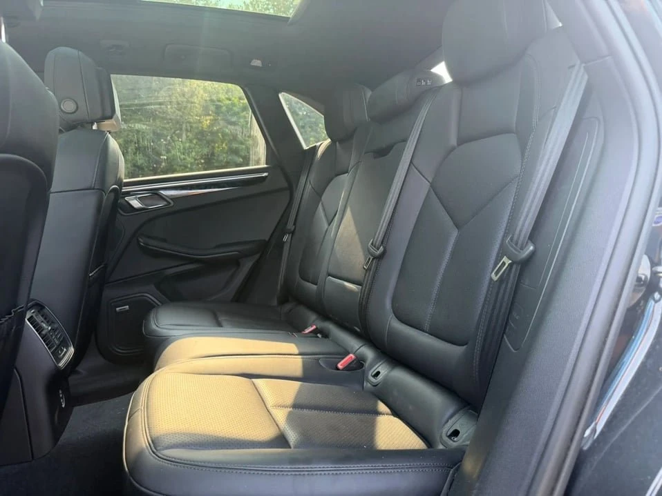 2022 Porsche Macan - Image 9 of 20