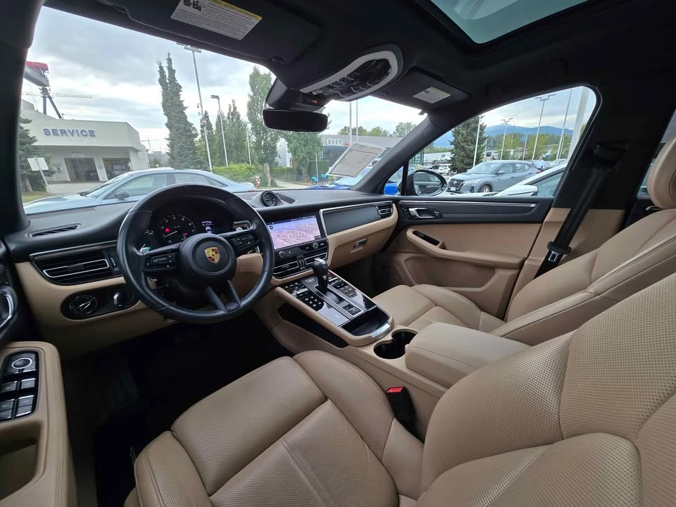 2022 Porsche Macan - Image 8 of 16