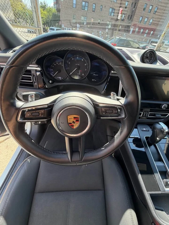2022 Porsche Macan - Image 13 of 13