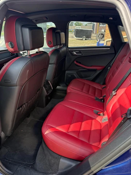 2022 Porsche Macan - Image 8 of 9