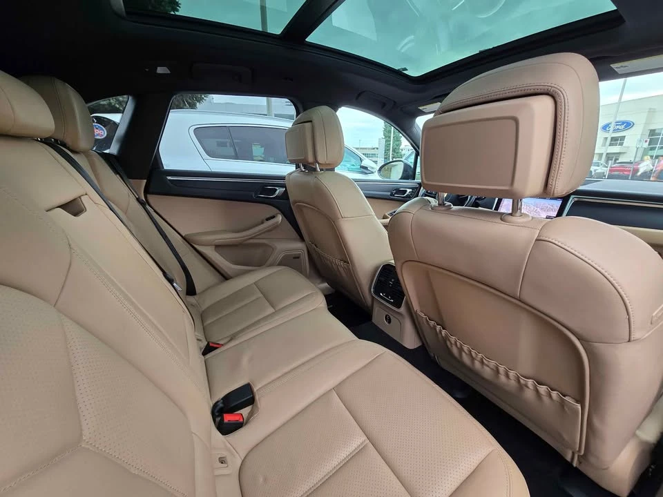 2022 Porsche Macan - Image 13 of 16