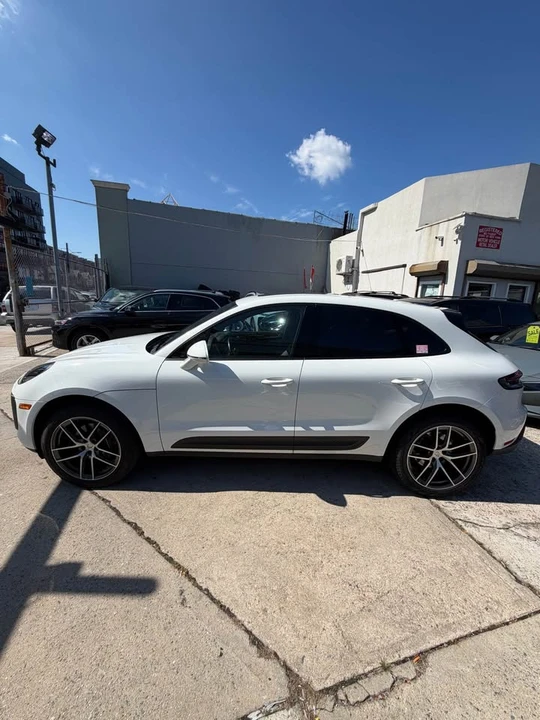 2022 Porsche Macan - Image 4 of 13