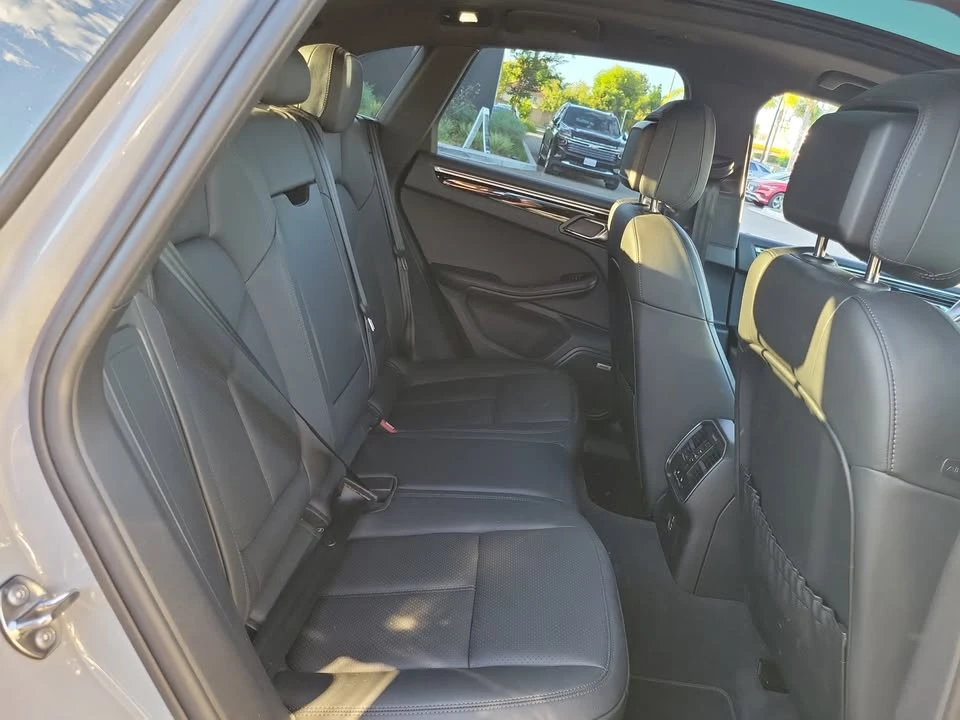 2022 Porsche Macan - Image 6 of 19