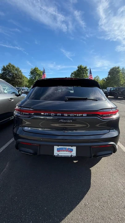 2022 Porsche Macan - Image 3 of 6