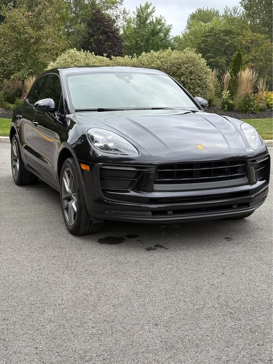 2022 Porsche Macan - Image 14 of 17