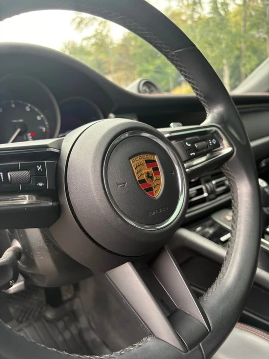 2022 Porsche Macan - Image 8 of 17