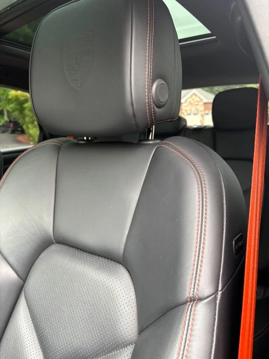 2022 Porsche Macan - Image 9 of 17