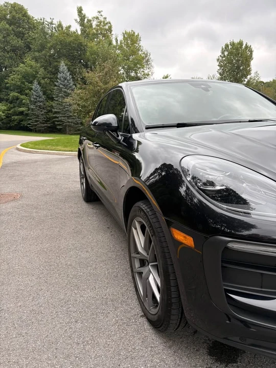 2022 Porsche Macan - Image 2 of 17