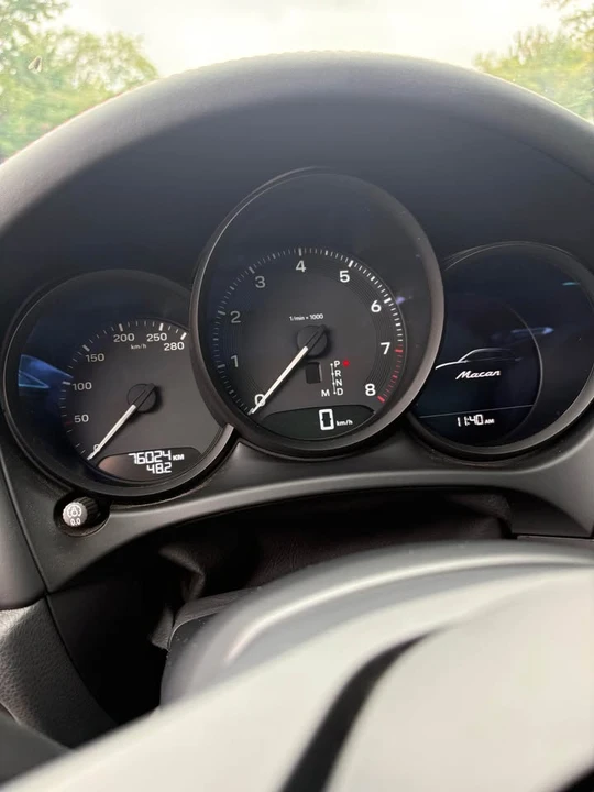 2022 Porsche Macan - Image 7 of 17
