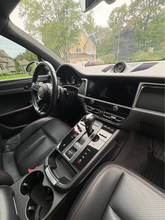2022 Porsche Macan - Image 17 of 17