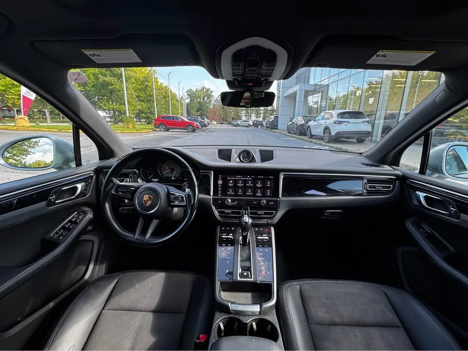 2022 Porsche Macan - Image 6 of 10