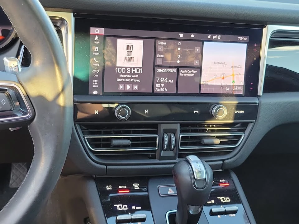 2022 Porsche Macan - Image 10 of 19
