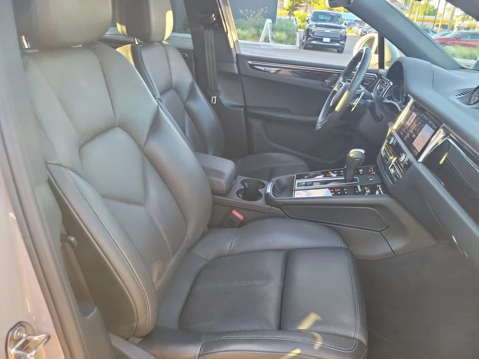 2022 Porsche Macan - Image 5 of 19