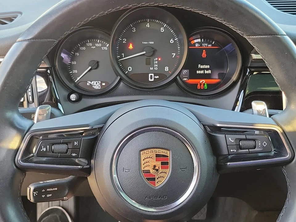 2022 Porsche Macan - Image 14 of 19