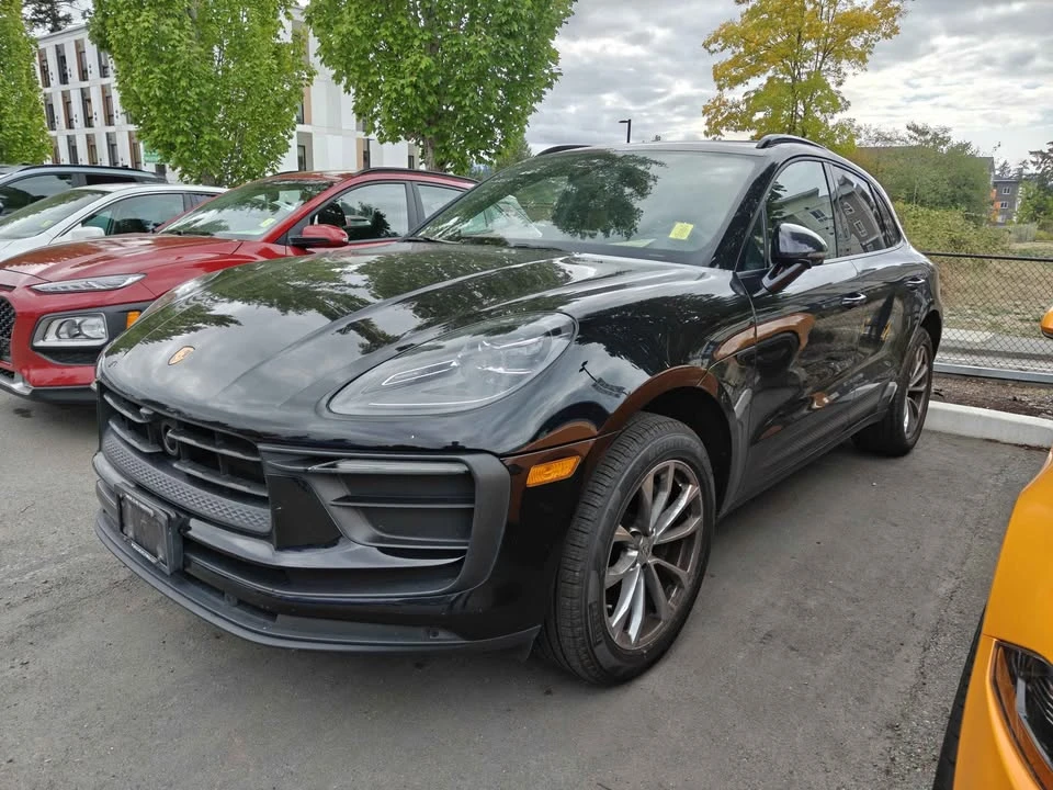 2022 Porsche Macan - Image 2 of 6
