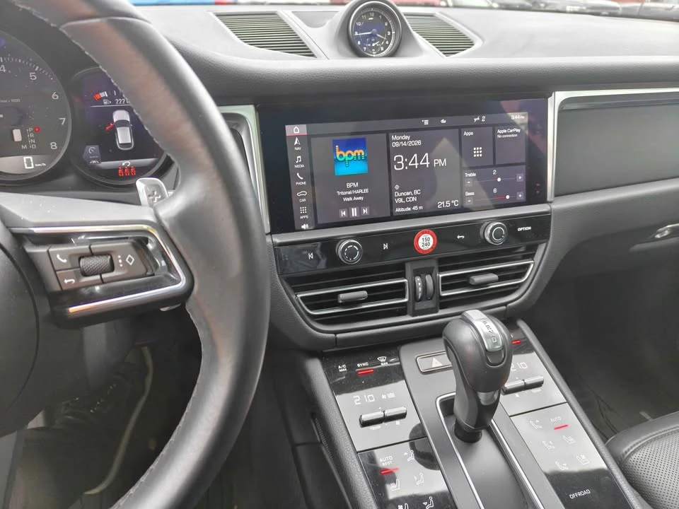 2022 Porsche Macan - Image 5 of 6