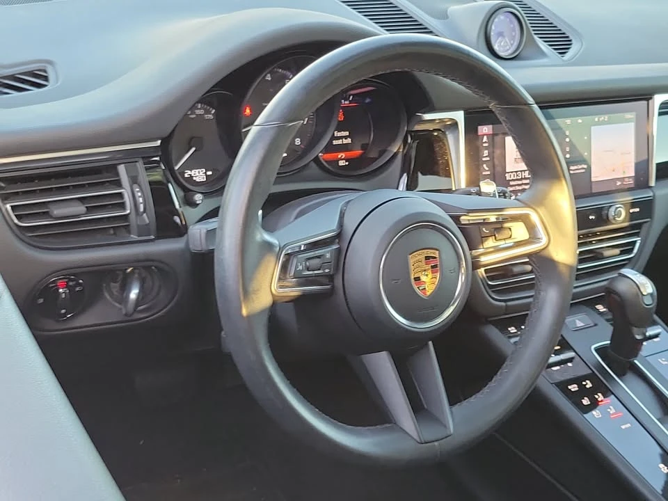 2022 Porsche Macan - Image 8 of 19