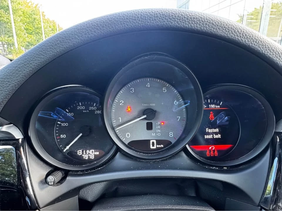 2022 Porsche Macan - Image 10 of 10