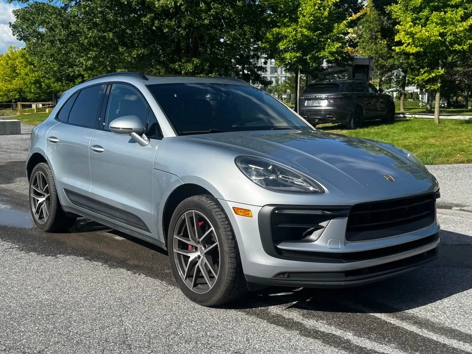 2022 Porsche Macan - Image 2 of 10