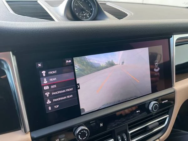 2022 Porsche Macan - Image 18 of 18