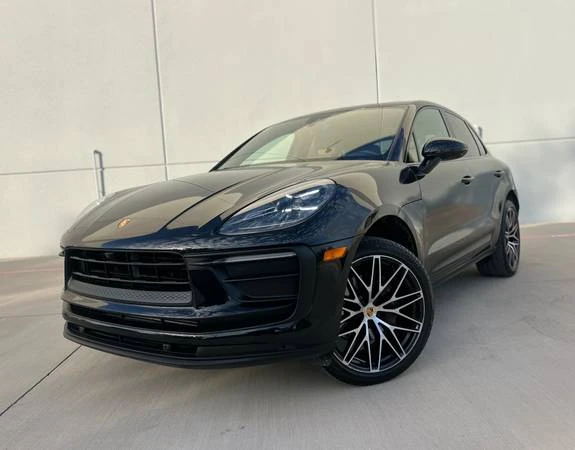 2022 Porsche Macan - Image 2 of 18