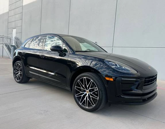 2022 Porsche Macan - Image 8 of 18
