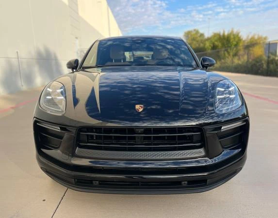2022 Porsche Macan - Image 9 of 18