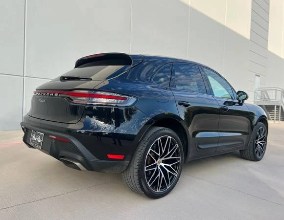 2022 Porsche Macan - Image 7 of 18