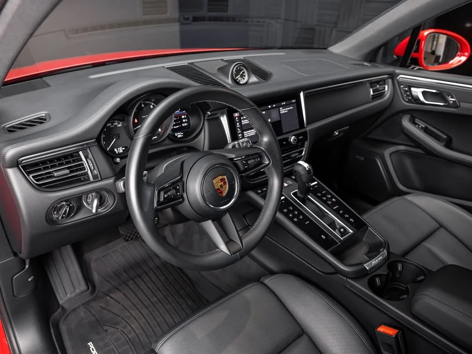 2022 Porsche Macan - Image 11 of 20