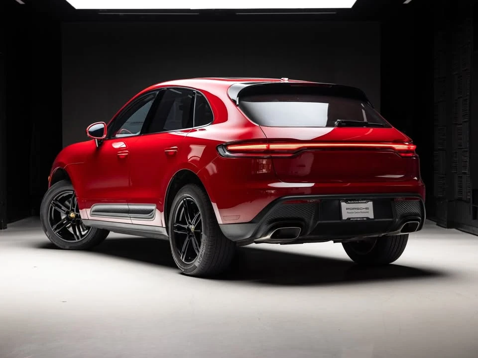 2022 Porsche Macan - Image 7 of 20
