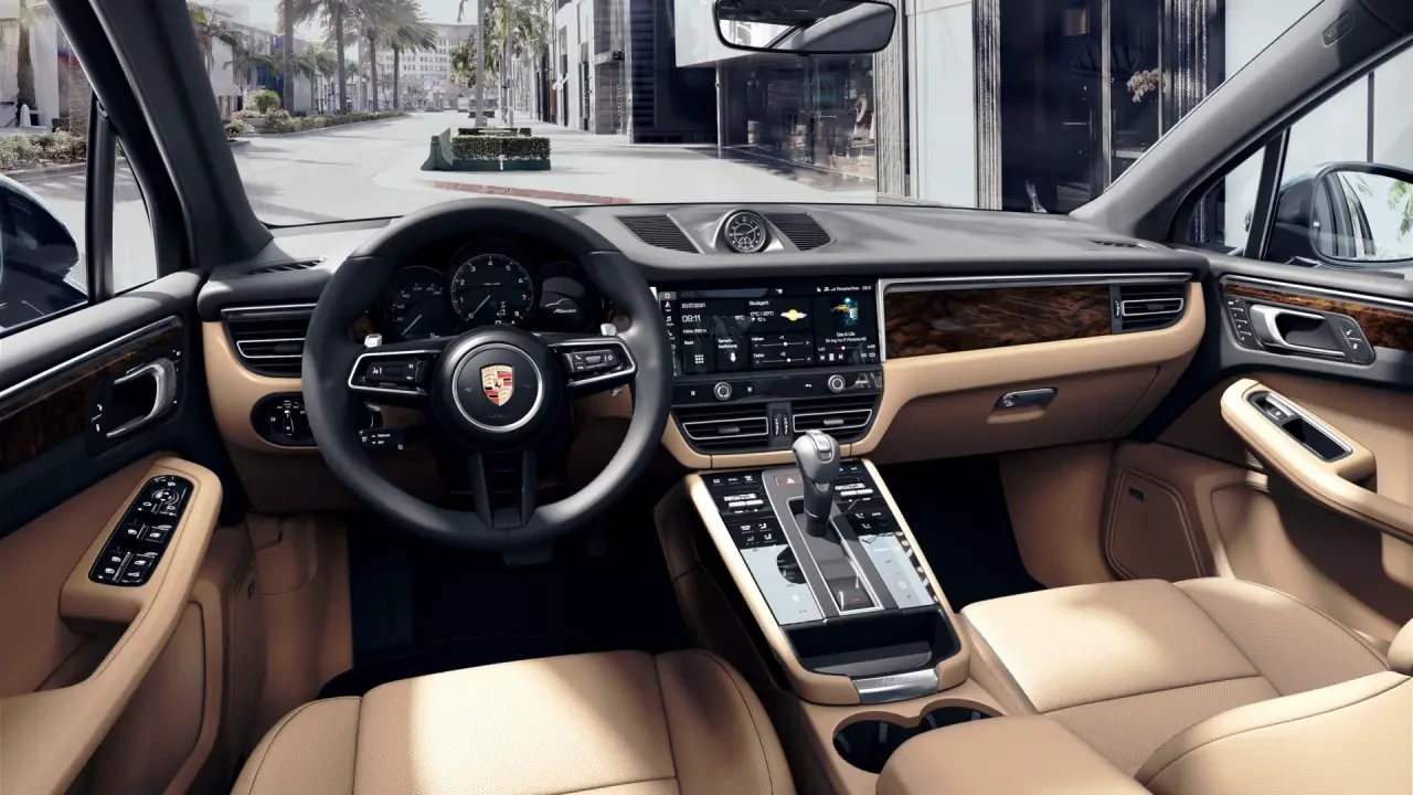 2022 Porsche Macan - Image 4 of 8
