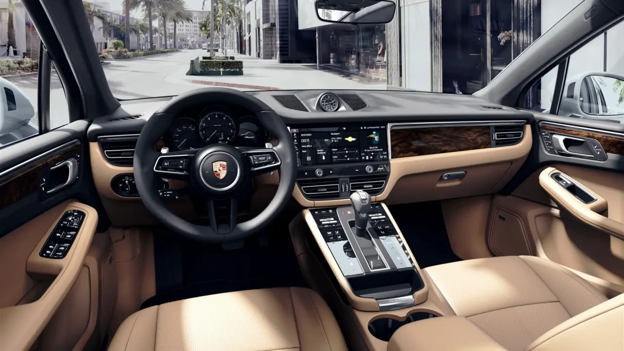 2022 Porsche Macan - Image 5 of 9