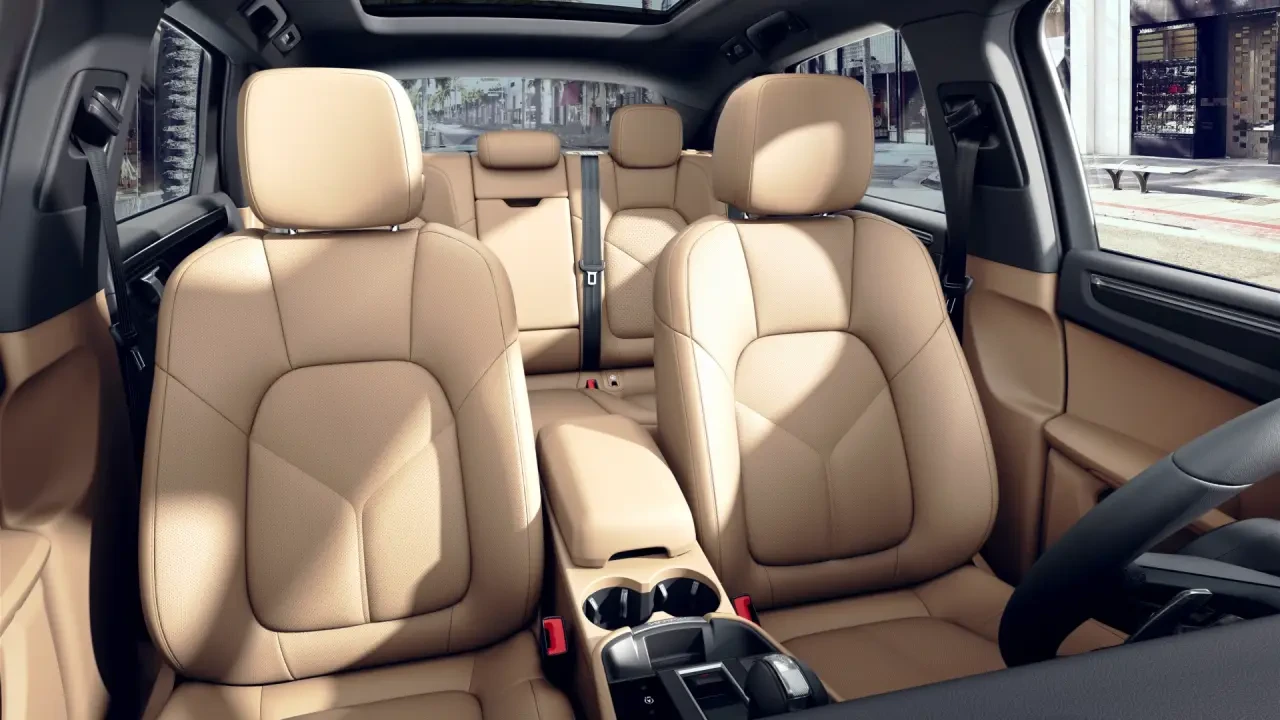 2022 Porsche Macan - Image 5 of 6