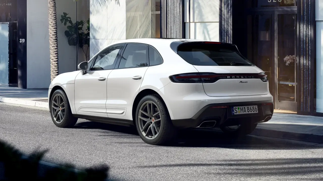 2022 Porsche Macan - Image 4 of 8