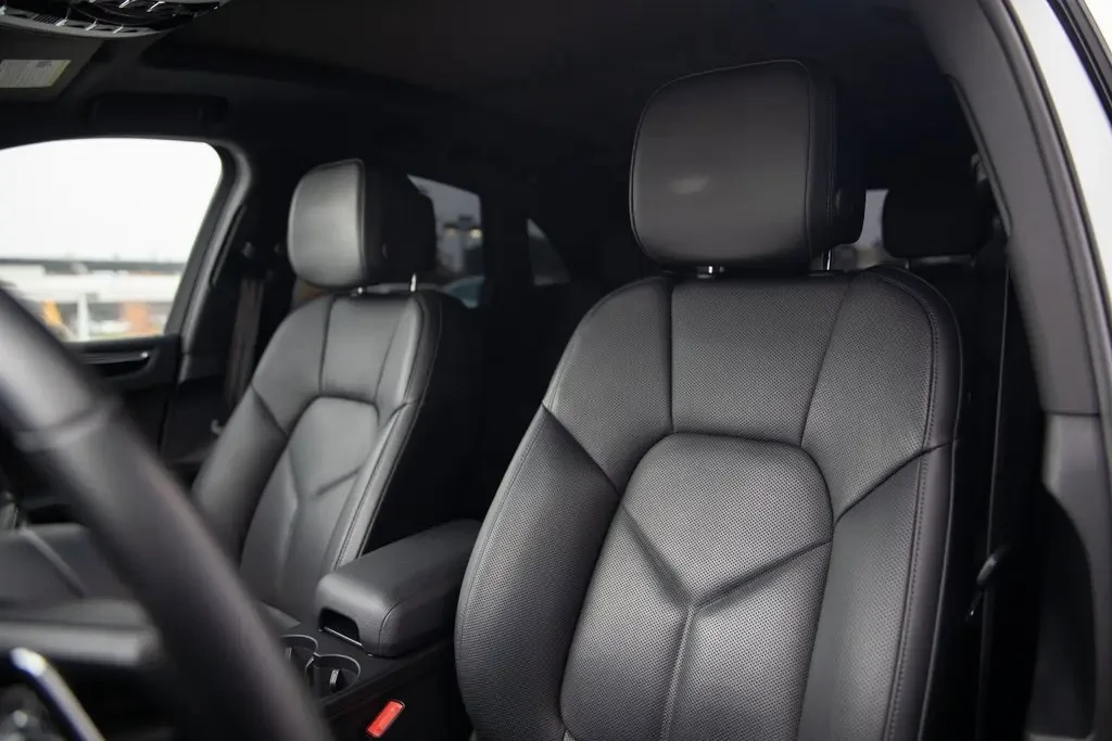 2022 Porsche Macan - Image 5 of 11