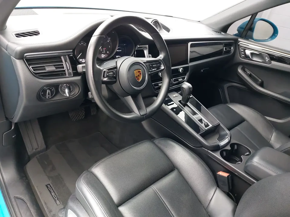 2022 Porsche Macan - Image 4 of 6