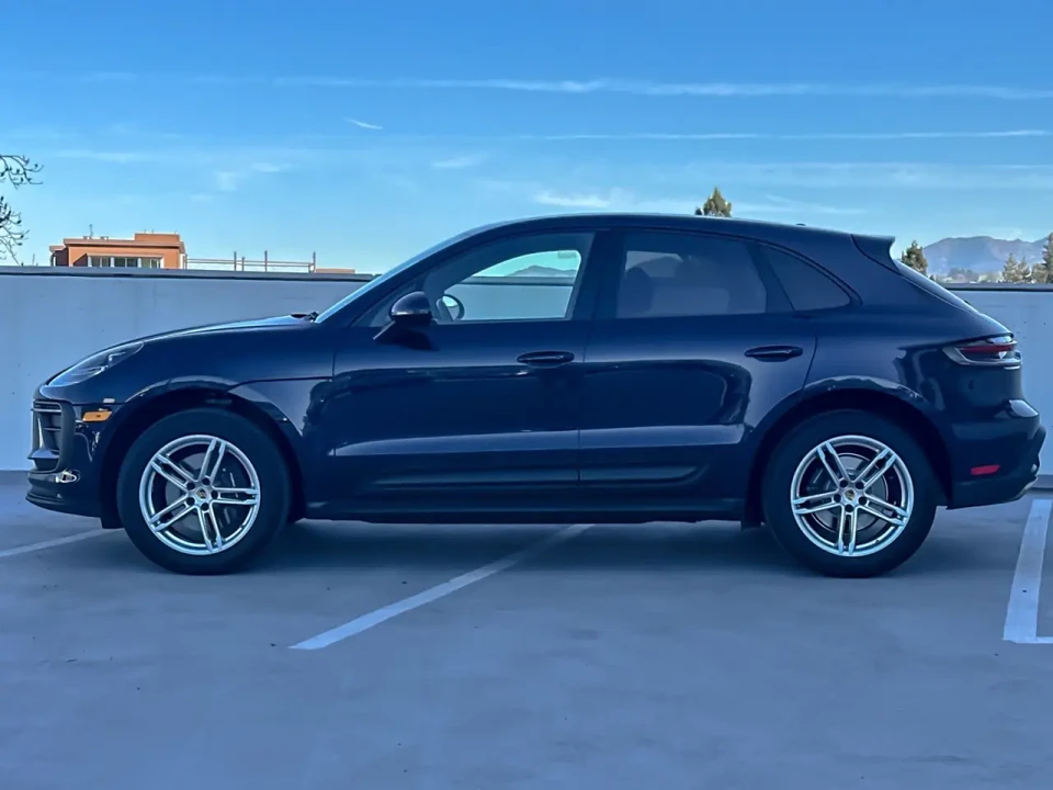 2022 Porsche Macan - Image 2 of 9