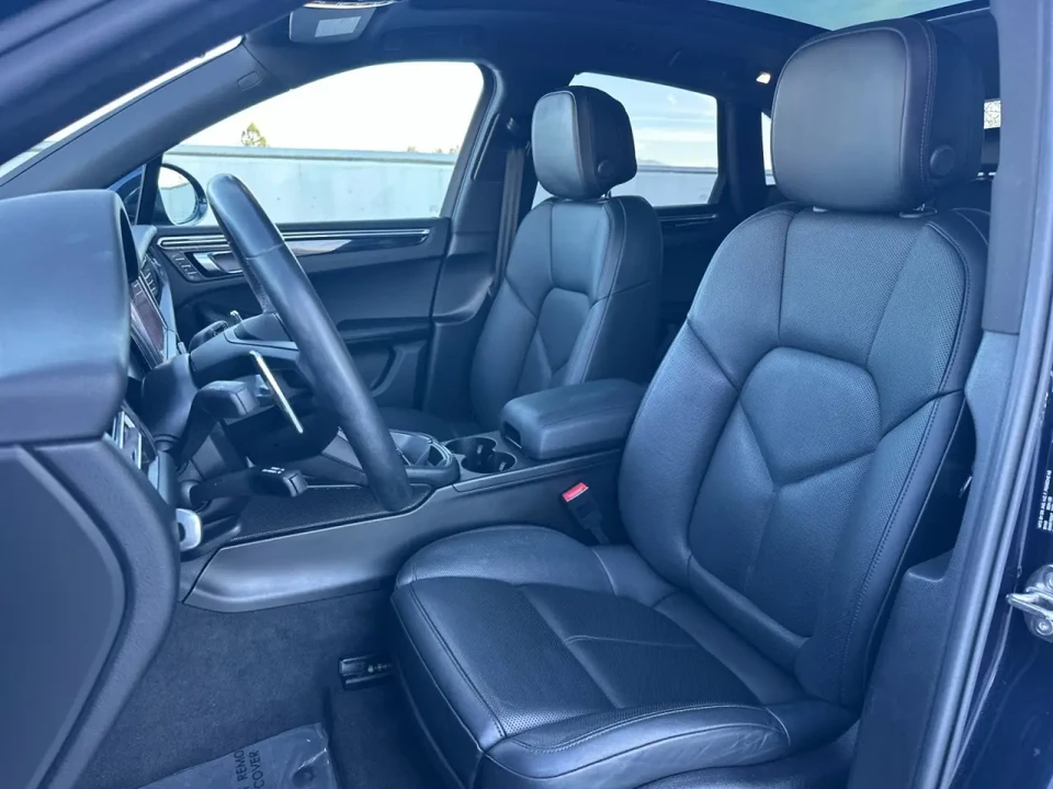 2022 Porsche Macan - Image 5 of 9