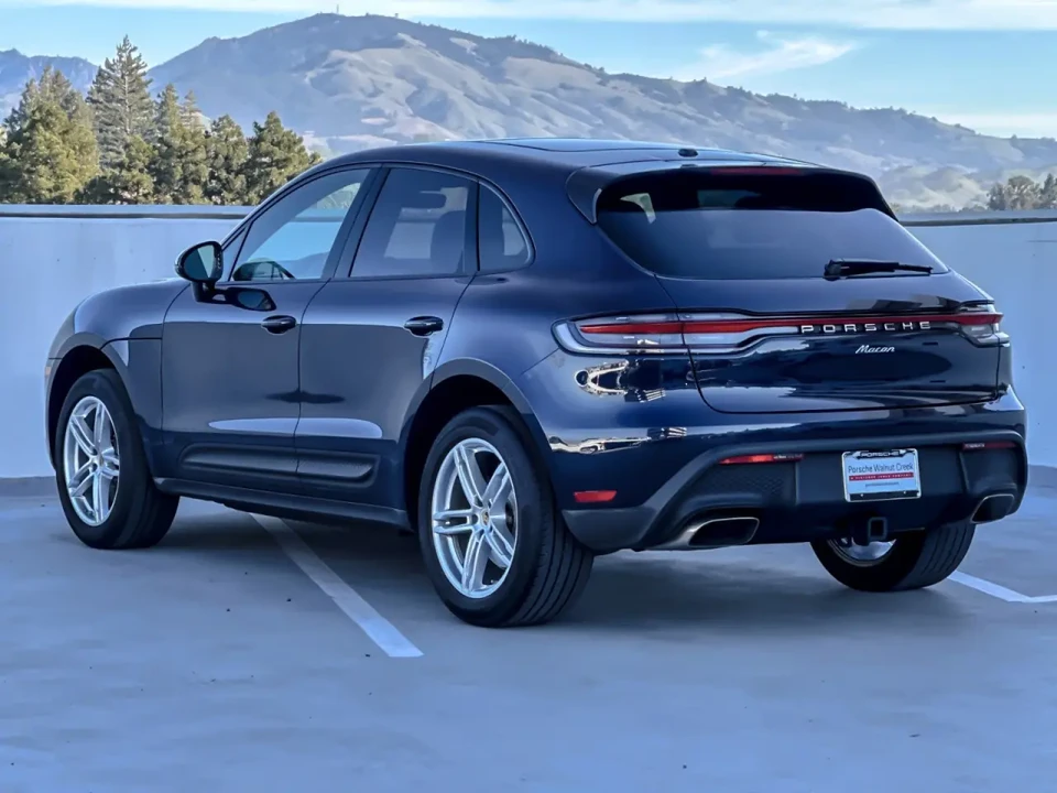 2022 Porsche Macan - Image 3 of 9