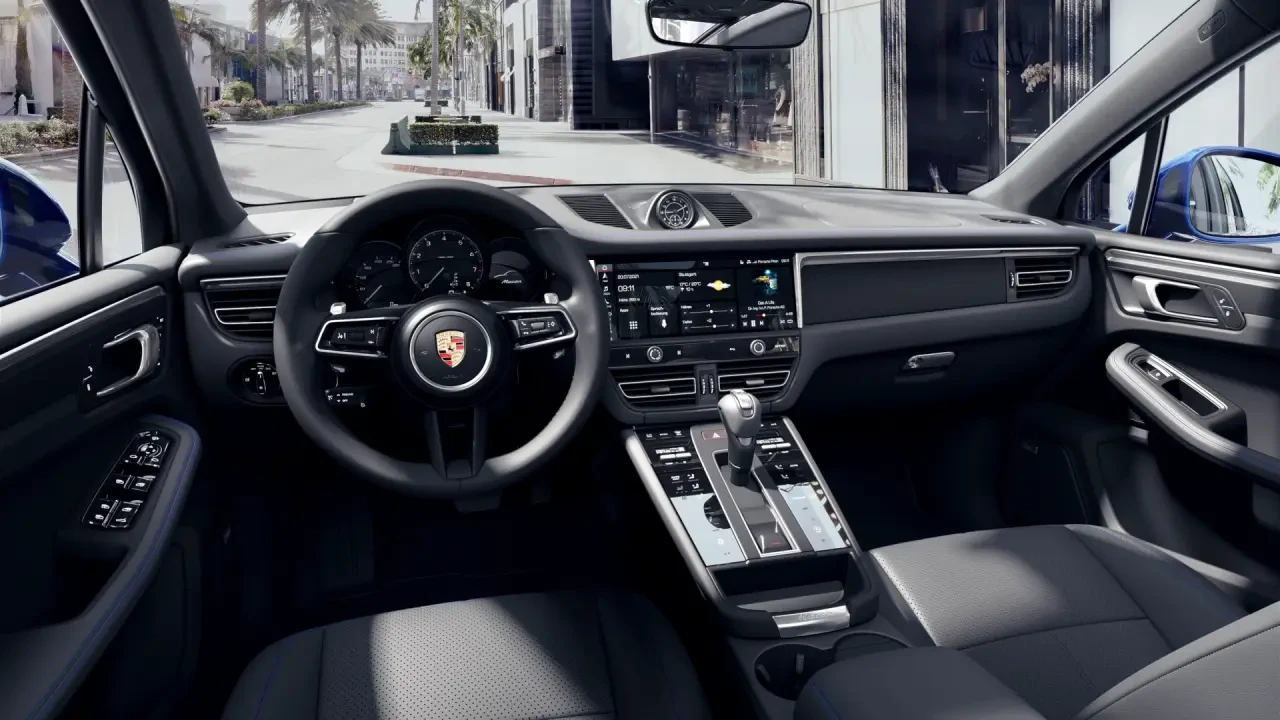 2022 Porsche Macan - Image 4 of 6