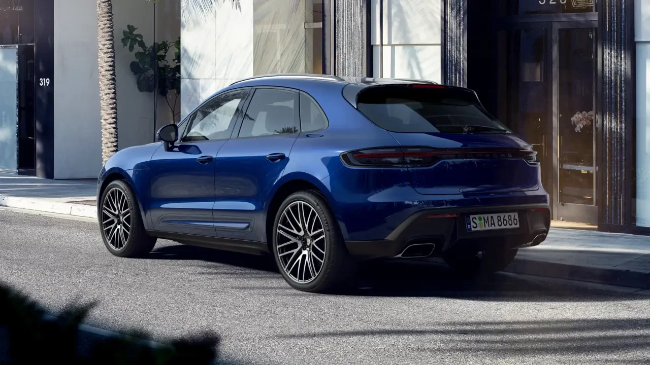 2022 Porsche Macan - Image 3 of 6