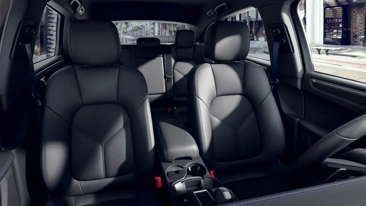2022 Porsche Macan - Image 5 of 6