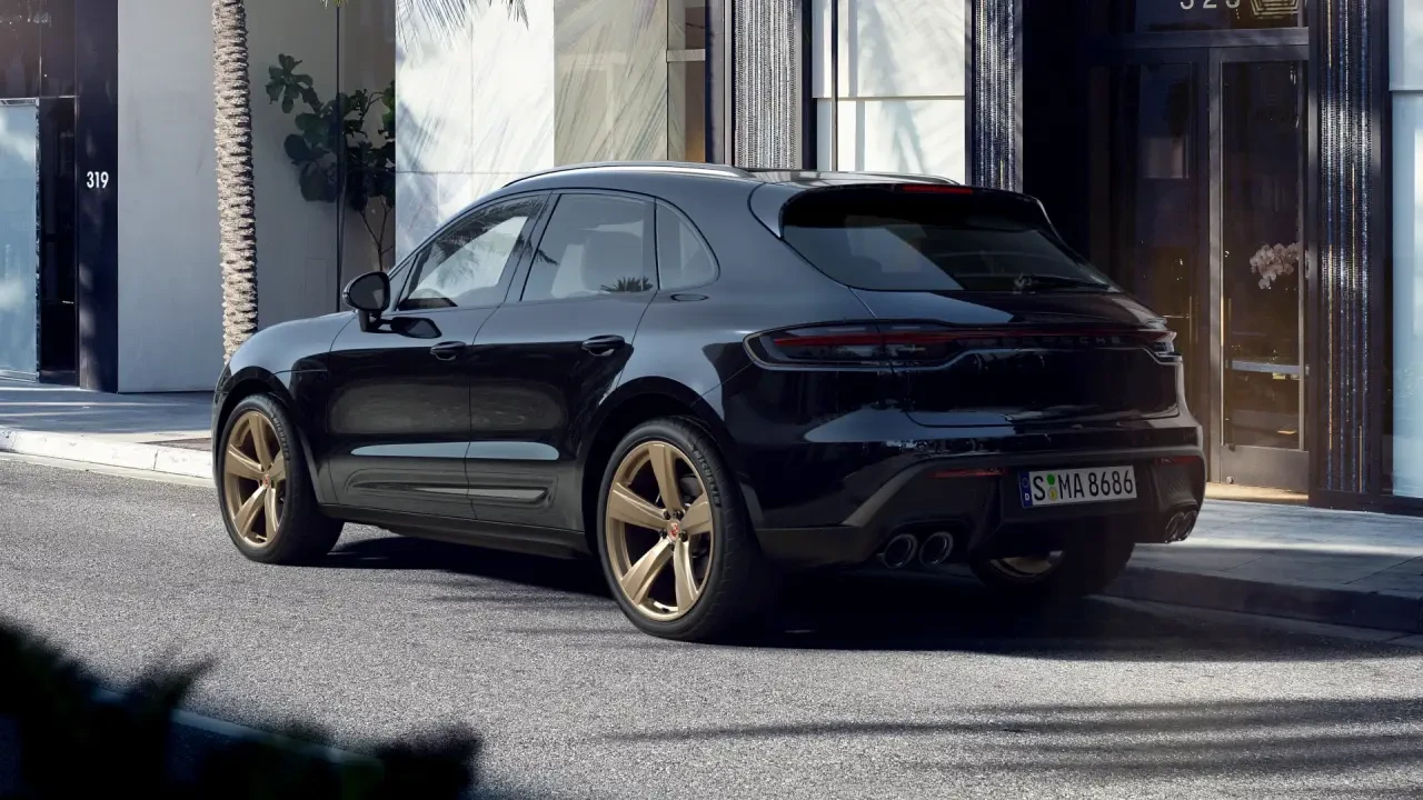 2022 Porsche Macan - Image 3 of 6