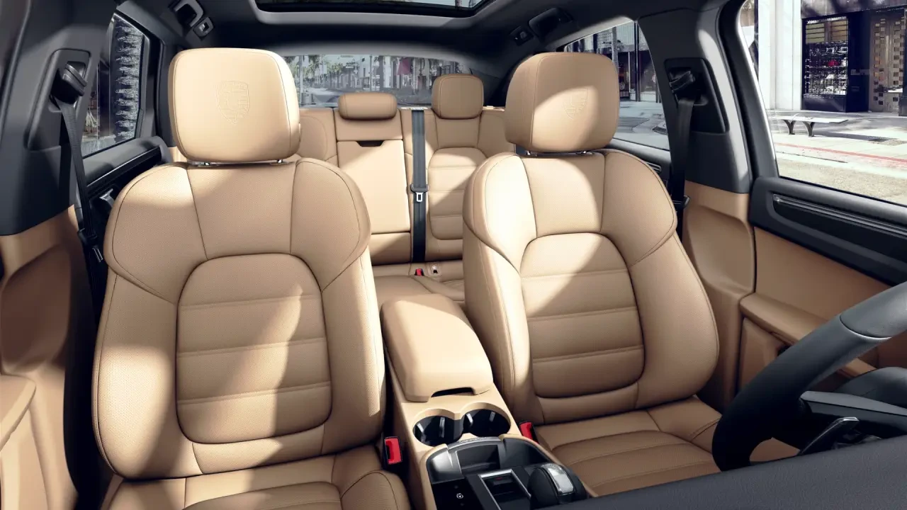 2022 Porsche Macan - Image 5 of 6
