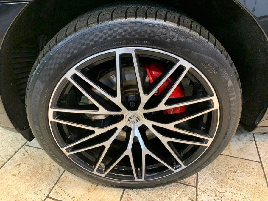 2022 Porsche Macan S - Image 13 of 18