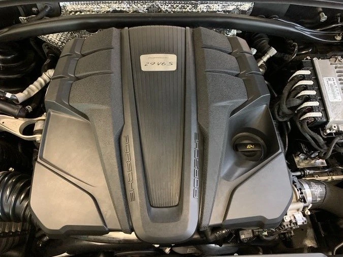 2022 Porsche Macan S - Image 15 of 16